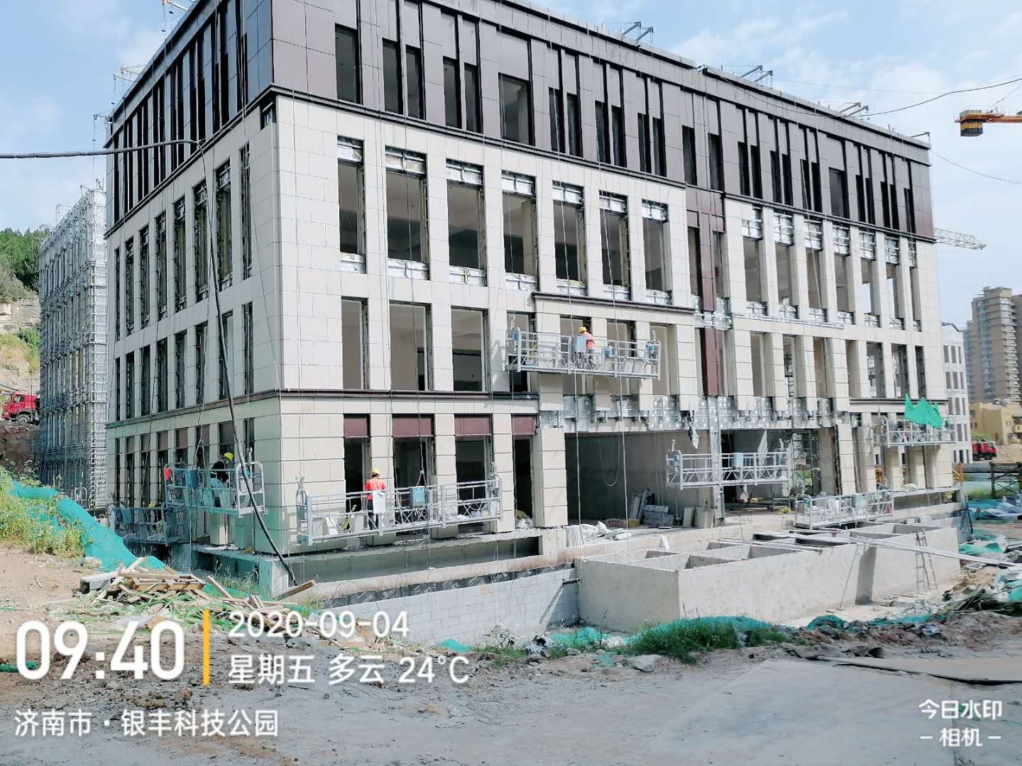 1599209402763066.jpg 5号楼西南立面幕墙石材施工.jpg