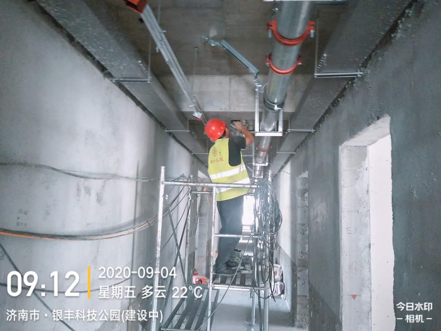 1599209425187903.jpg 14#楼喷淋管道安装.jpg